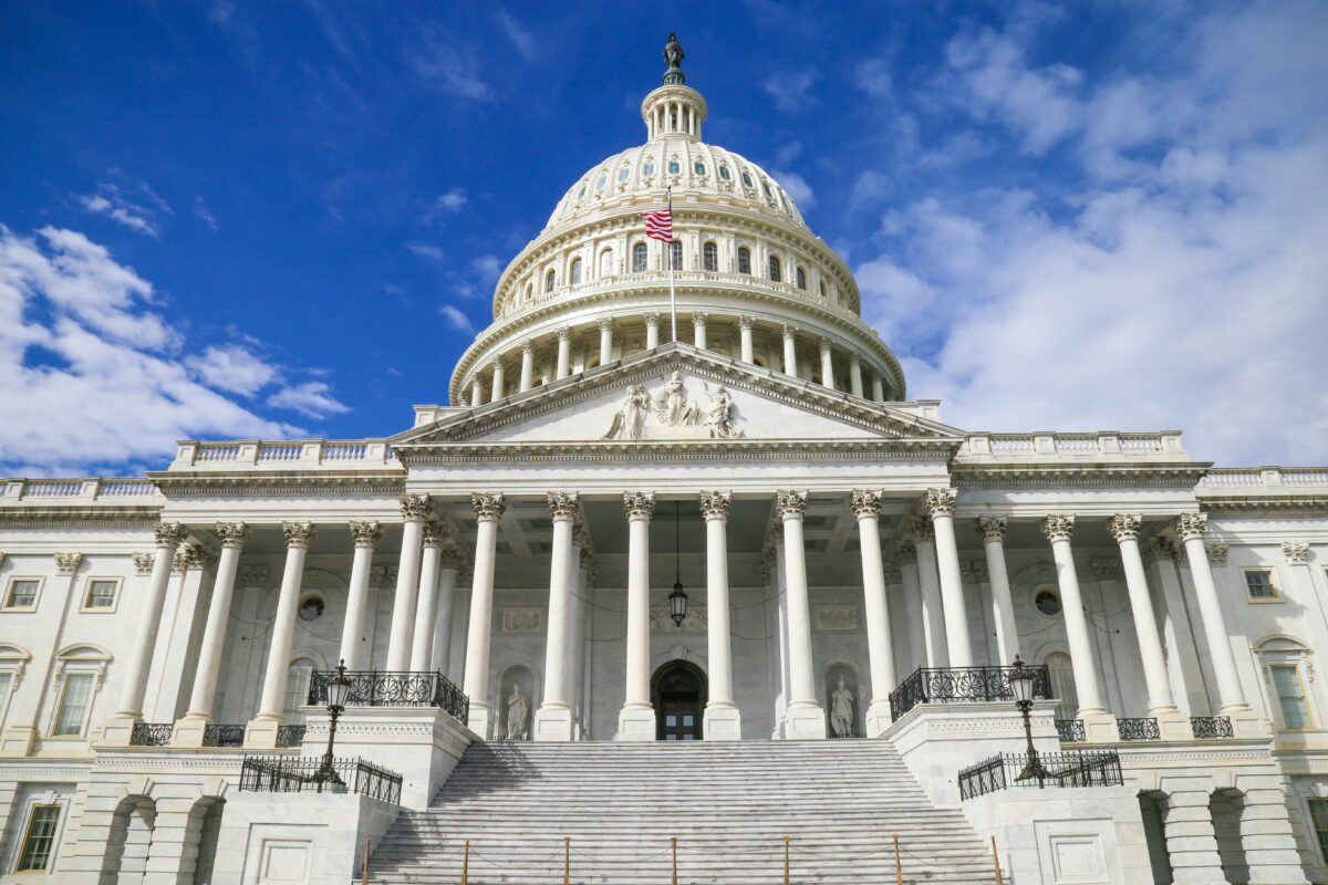 Photo of U.S. Capitol building by Louis Velazquez